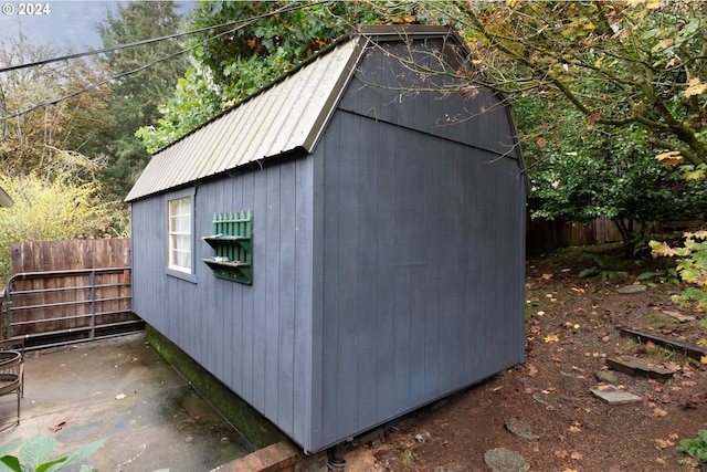 view of outbuilding