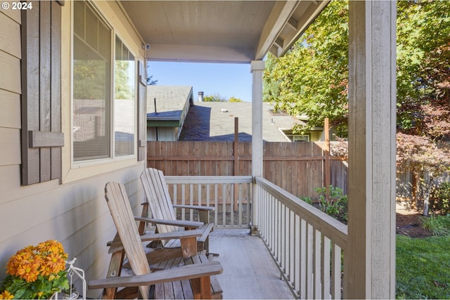 balcony featuring covered porch