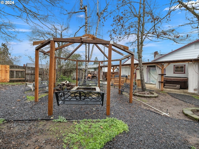 view of yard featuring a hot tub