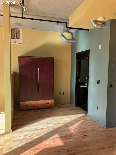 1410 SW 11th Ave Unit 402, Portland, OR 97201 - interior space