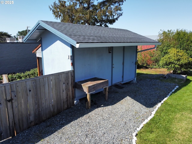 94142 4th St, Gold Beach, OR 97444 - view of shed with fence