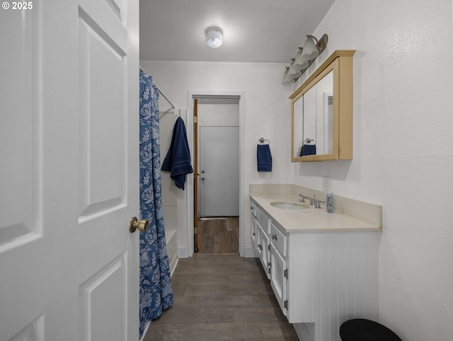 430 SE Elliott Ave, Gresham, OR 97080 - full bathroom with vanity, shower / tub combo with curtain, and wood finished floors