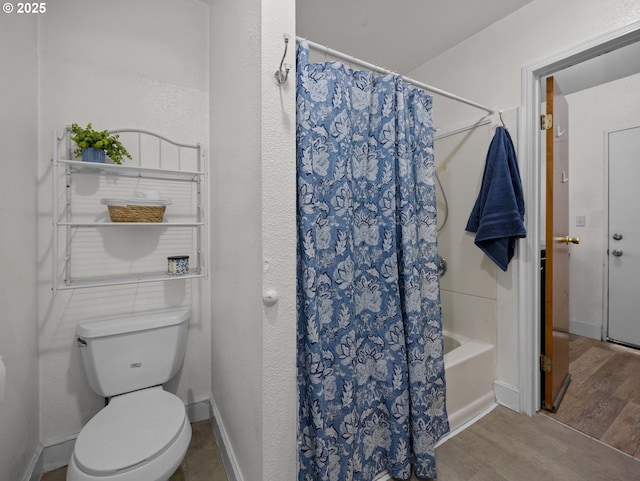 430 SE Elliott Ave, Gresham, OR 97080 - full bathroom featuring baseboards, toilet, and wood finished floors