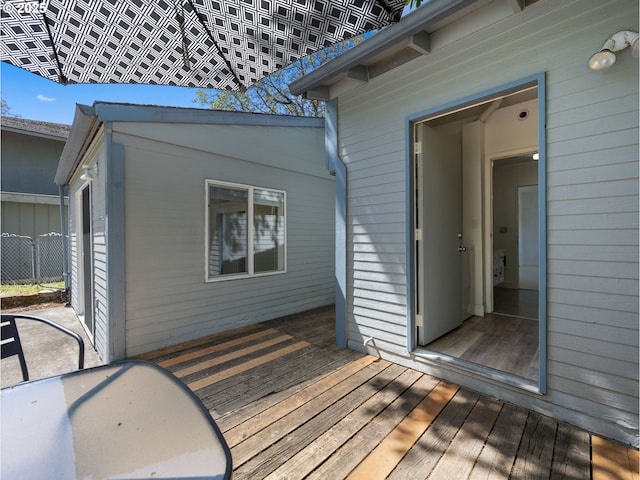 430 SE Elliott Ave, Gresham, OR 97080 - view of wooden terrace