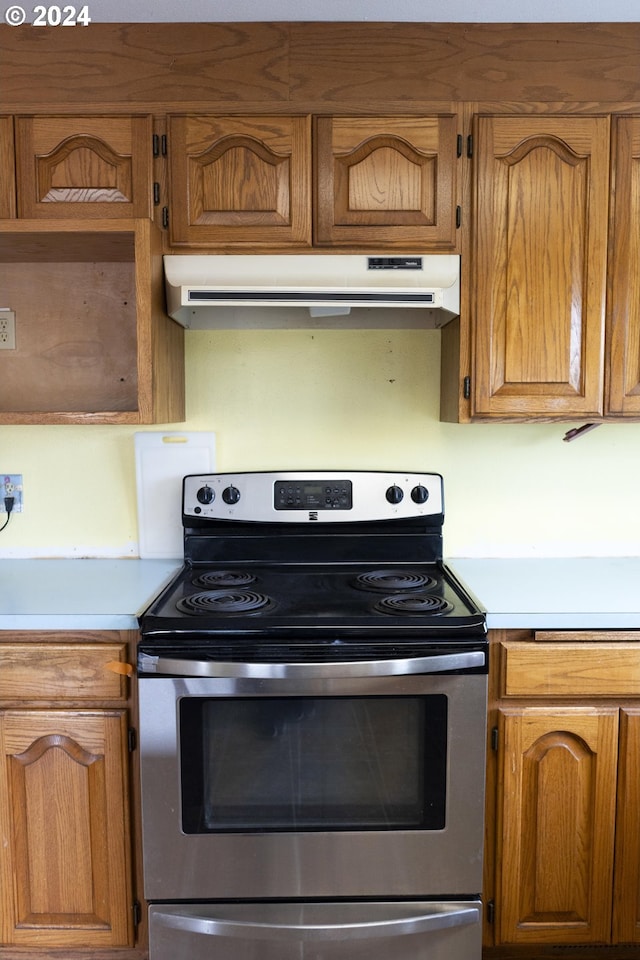 kitchen featuring electric stove