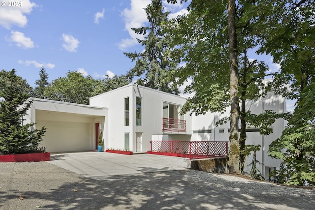 contemporary house featuring a garage