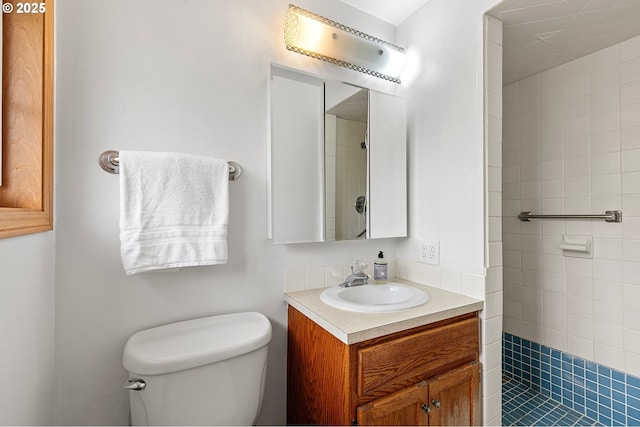 970 Kalmia St, Junction City, OR 97448 - bathroom with vanity and tiled shower