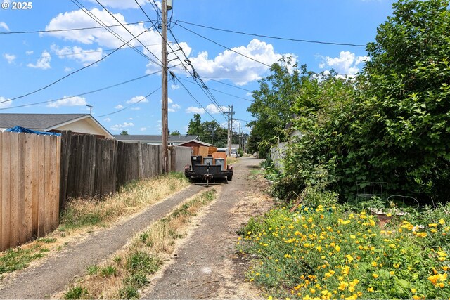 970 Kalmia St, Junction City, OR 97448 - view of dirt / gravel road
