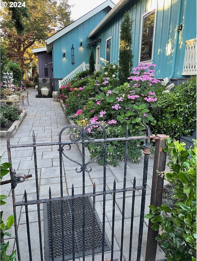 balcony featuring a patio