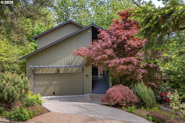 view of front of home featuring driveway