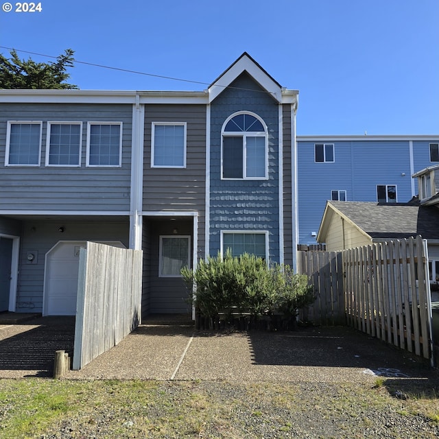 view of front facade with a garage