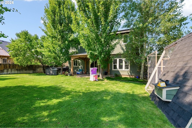 view of yard featuring a patio area