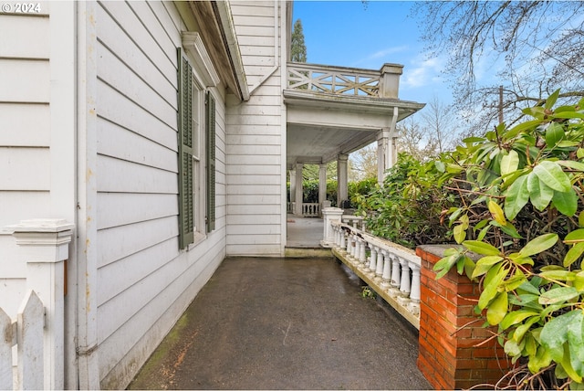 view of patio / terrace with a porch