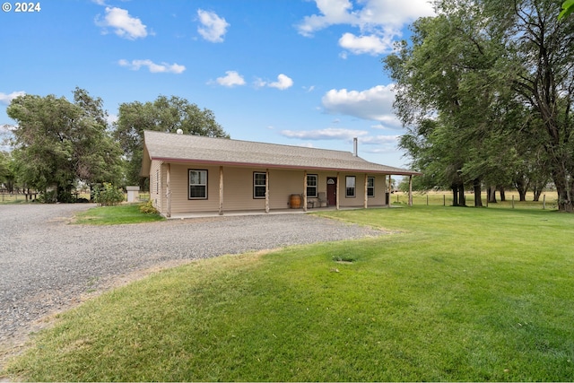 view of front of house with a front yard