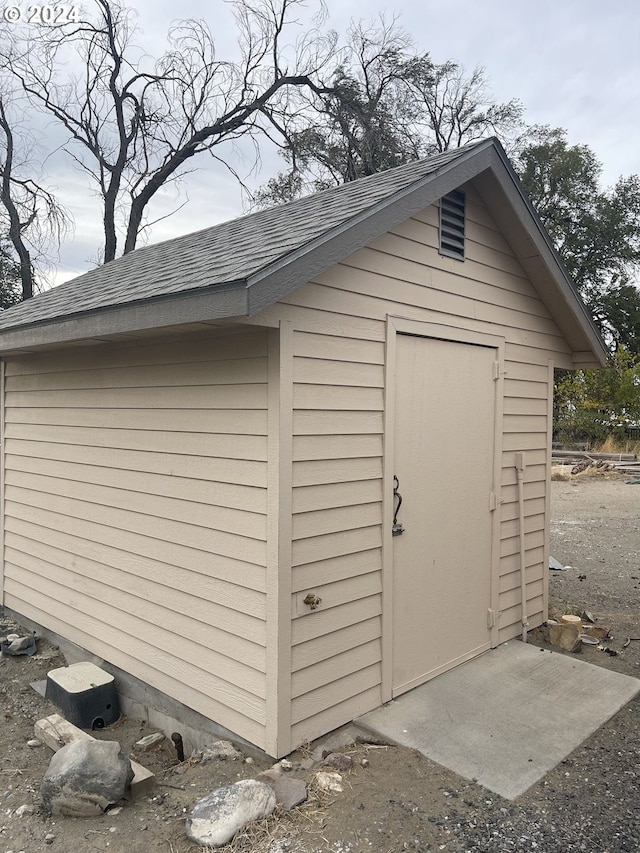 view of outbuilding