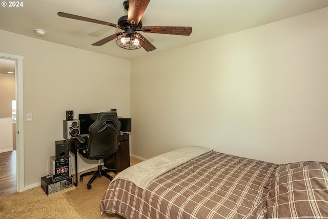 bedroom featuring carpet and ceiling fan