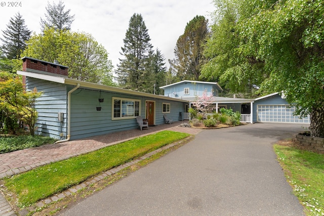 view of front of property featuring covered porch