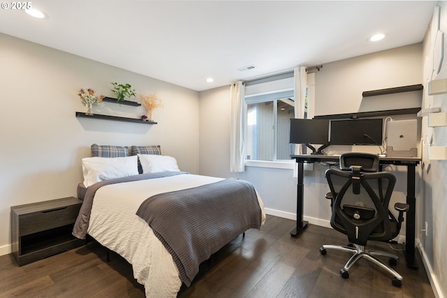 bedroom featuring visible vents, recessed lighting, wood finished floors, and baseboards