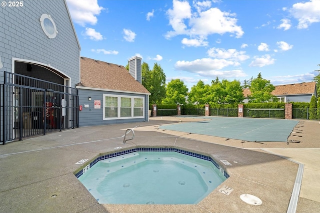 7143 SW Sagert St Unit 104, Tualatin, OR 97062 - community pool featuring a community hot tub and a patio area