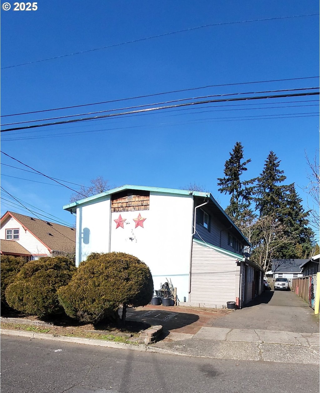 view of home's exterior