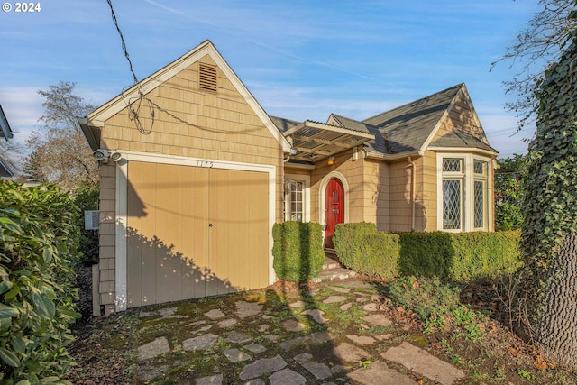 view of front facade featuring a garage