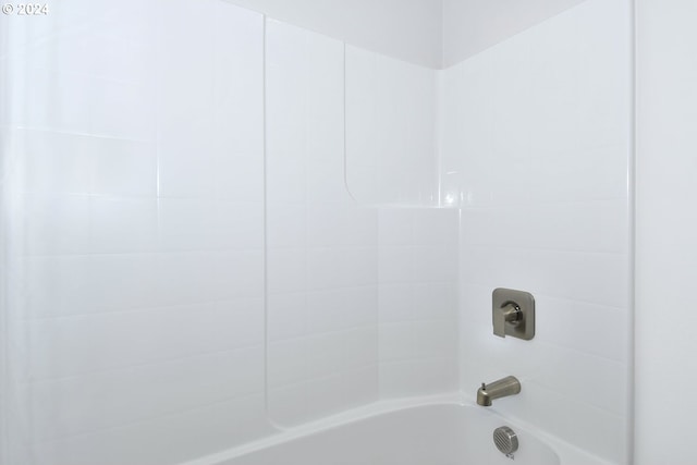 bathroom featuring shower / tub combination