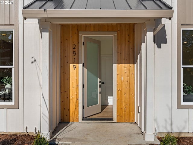 view of entrance to property