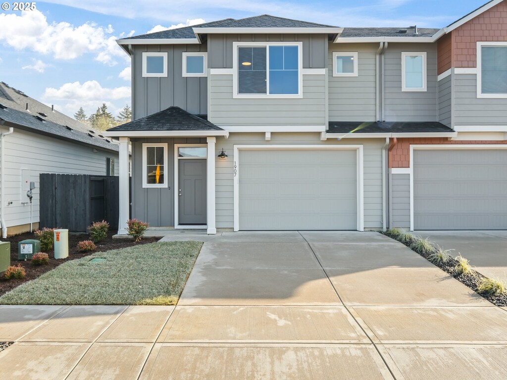 view of front of home featuring a garage