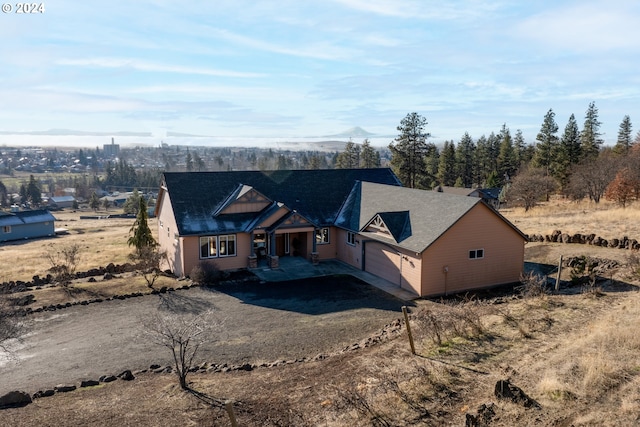 view of front of house featuring a garage and driveway