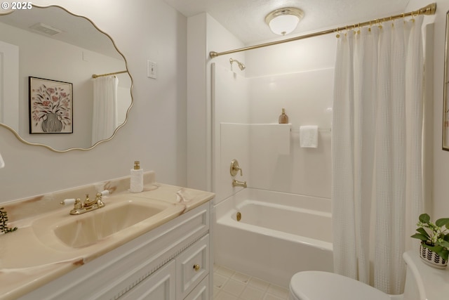 3329 SE Steele St, Portland, OR 97202 - full bath with vanity, shower / bath combo with shower curtain, and tile patterned floors