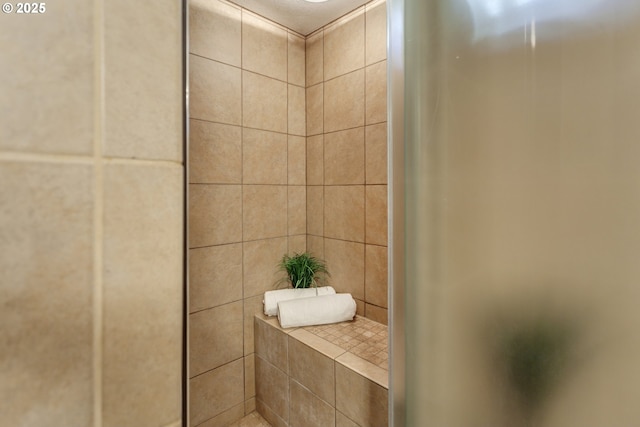 3329 SE Steele St, Portland, OR 97202 - full bath featuring tiled shower