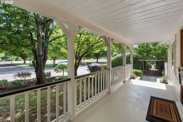 3329 SE Steele St, Portland, OR 97202 - view of covered porch