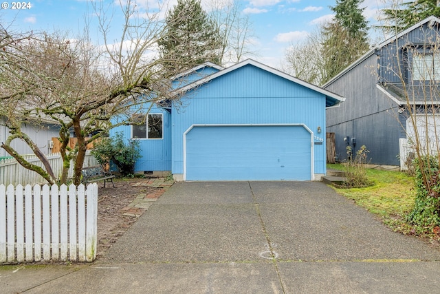 view of front facade featuring a garage