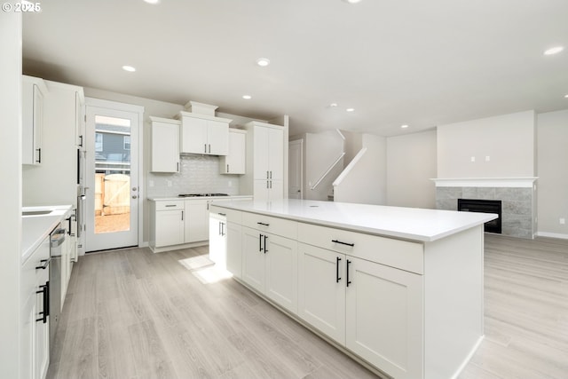 3104 S Kodiak St Unit Lt814, Cornelius, OR 97113 - kitchen featuring light wood-style floors, gas stovetop, white cabinetry, and recessed lighting
