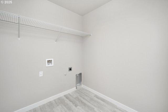 3104 S Kodiak St Unit Lt814, Cornelius, OR 97113 - laundry room featuring hookup for an electric dryer, hookup for a washing machine, light wood-type flooring, and gas dryer hookup