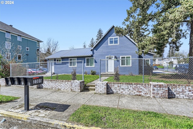 view of front of property with a front yard