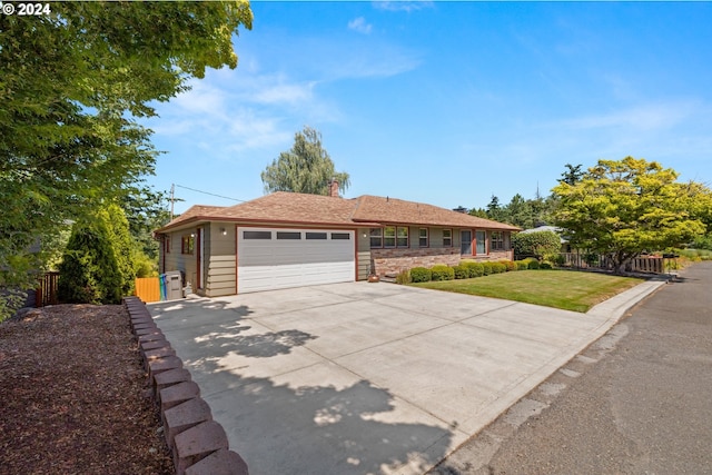 view of front of property with a front lawn