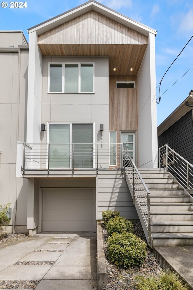 view of front of house featuring a garage