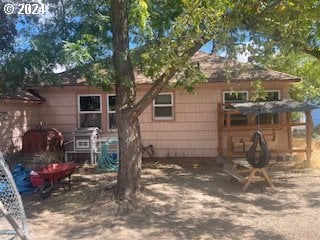 3214 W 10th St, The Dalles, OR 97058 - view of back of house