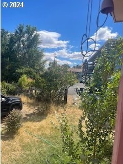 3214 W 10th St, The Dalles, OR 97058 - exterior space