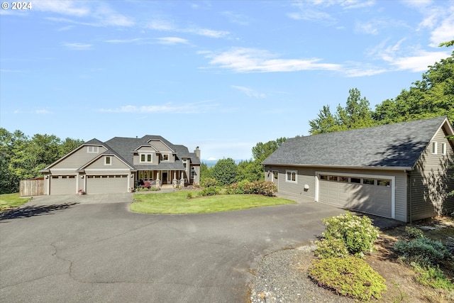 view of front of home featuring a front lawn