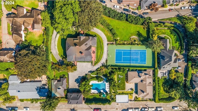 1816 SW Hawthorne Ter, Portland, OR 97201 - aerial view of residential area with a pool