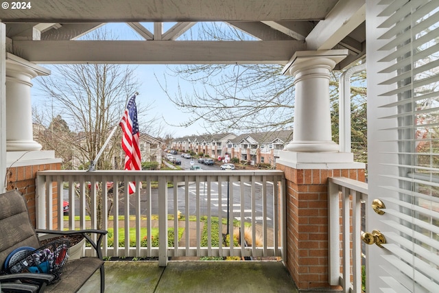 balcony featuring covered porch