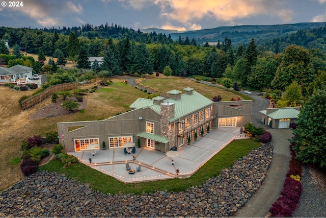 view of aerial view at dusk