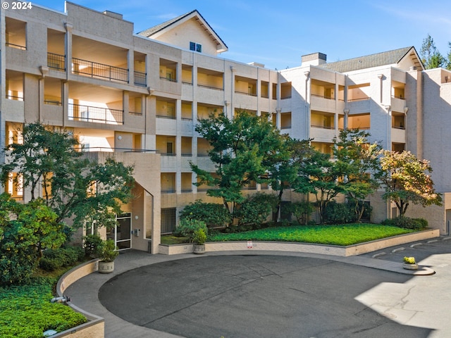 6665 W Burnside Rd Unit 413, Portland, OR 97210 - view of apartment building / complex