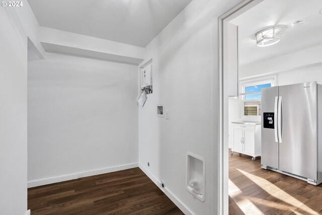 2746 Colorado St, Longview, WA 98632 - laundry area with washer hookup, dark wood-style floors, and baseboards