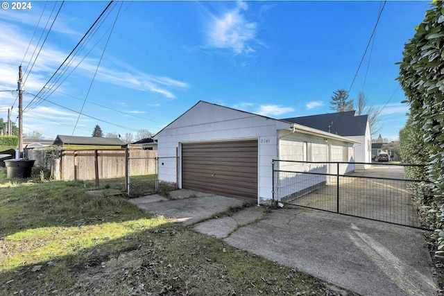2746 Colorado St, Longview, WA 98632 - garage with driveway and a gate