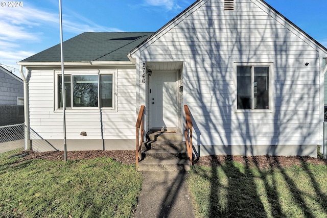 2746 Colorado St, Longview, WA 98632 - view of front of house featuring a shingled roof