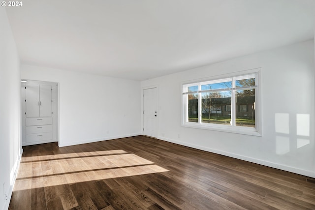 2746 Colorado St, Longview, WA 98632 - unfurnished room featuring dark wood finished floors and baseboards