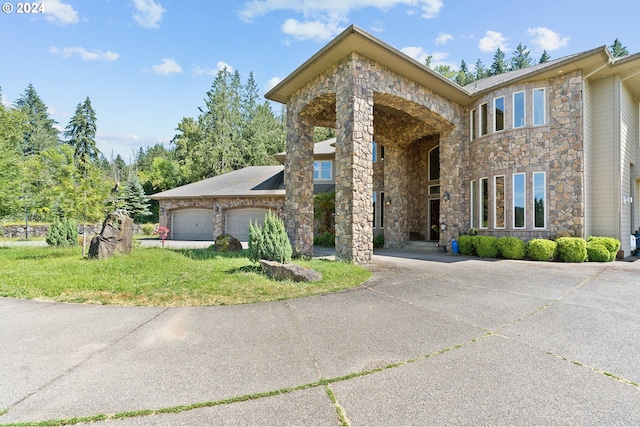 view of front facade with a garage